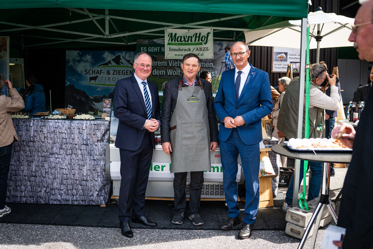 GF Fitsch freut sich über den Besuch von Messedirektor Christian Mayrhofer und LH Anton Mattle auf unserem Messestand